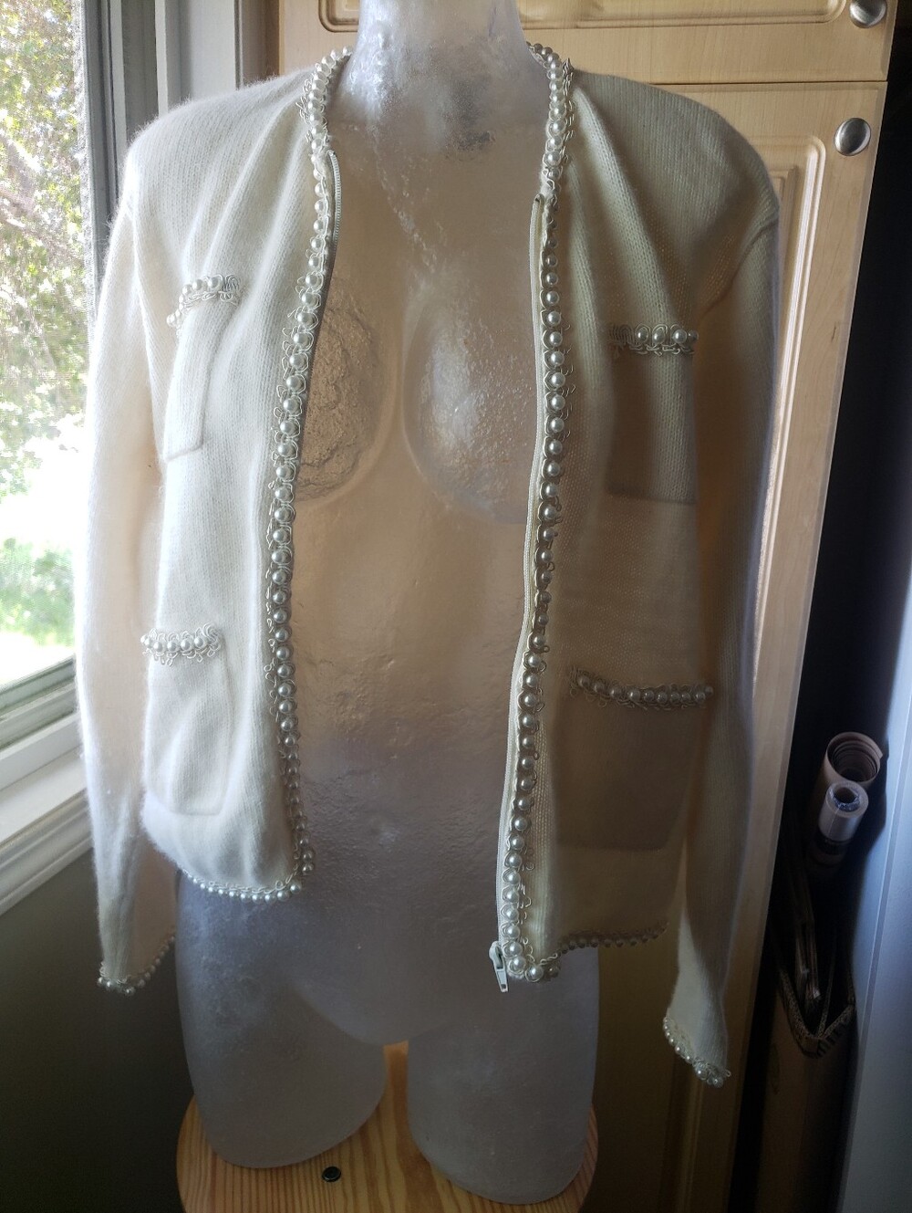 Vintage Elegant Pearl-Trim Cream Cardigan